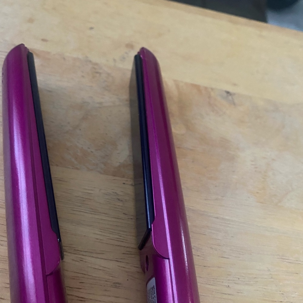 GHD hair straightener